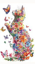 Cuadro de madera gato formado por flores silvestres de colores vibrantes rodeado de mariposas multicolores sobre fondo blanco